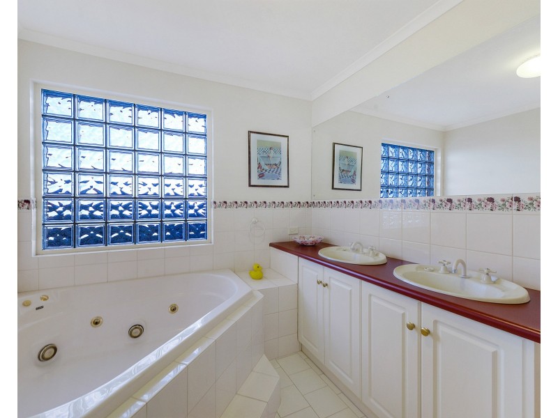 1 Shiekie Place, Walkley Heights SA 5098