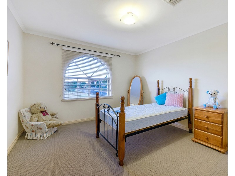 1 Shiekie Place, Walkley Heights SA 5098