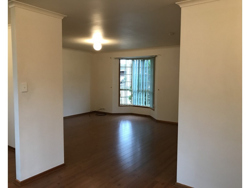 1/15 WAKELING Crescent, Parafield Gardens SA 5107