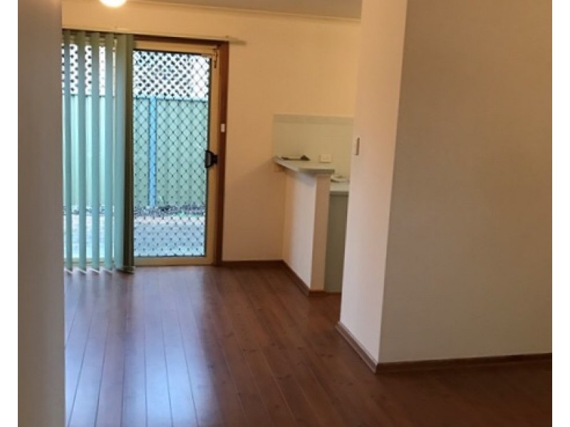 1/15 WAKELING Crescent, Parafield Gardens SA 5107