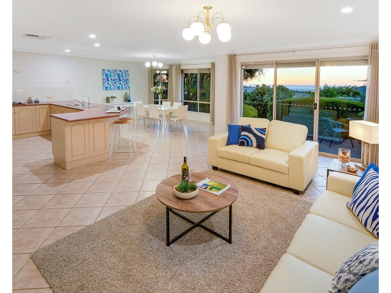 14 Grand Boulevard, Seaford Rise SA 5169