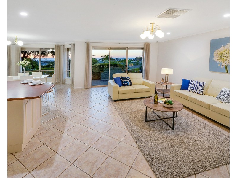 14 Grand Boulevard, Seaford Rise SA 5169