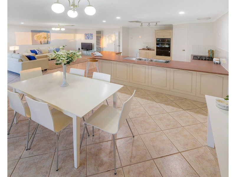 14 Grand Boulevard, Seaford Rise SA 5169