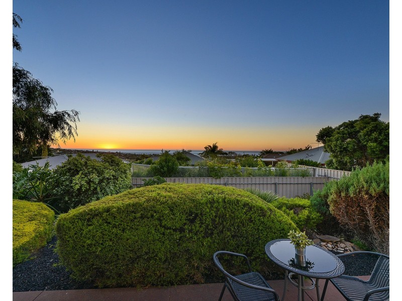 14 Grand Boulevard, Seaford Rise SA 5169