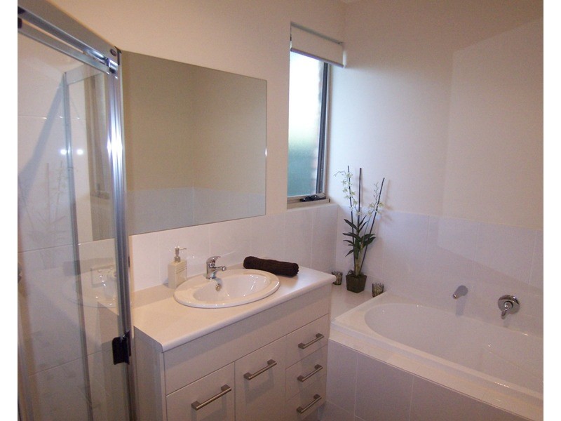 9 Thornton Road, Greenacres SA 5086