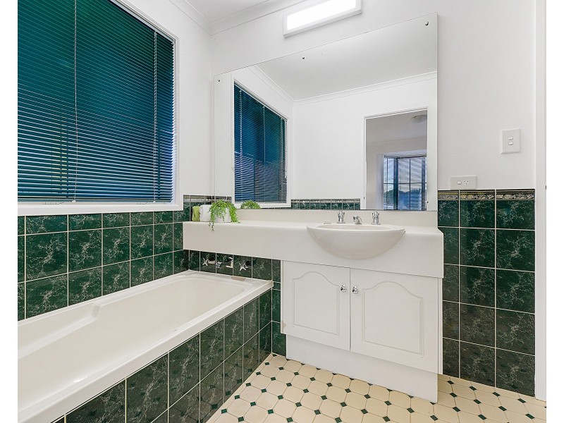 13 Attingham Crescent, Oakden SA 5086