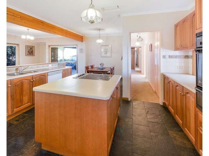 11 Maryvale Road, Athelstone SA 5076