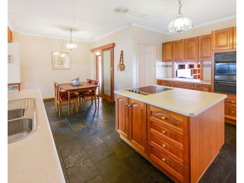 11 Maryvale Road, Athelstone SA 5076