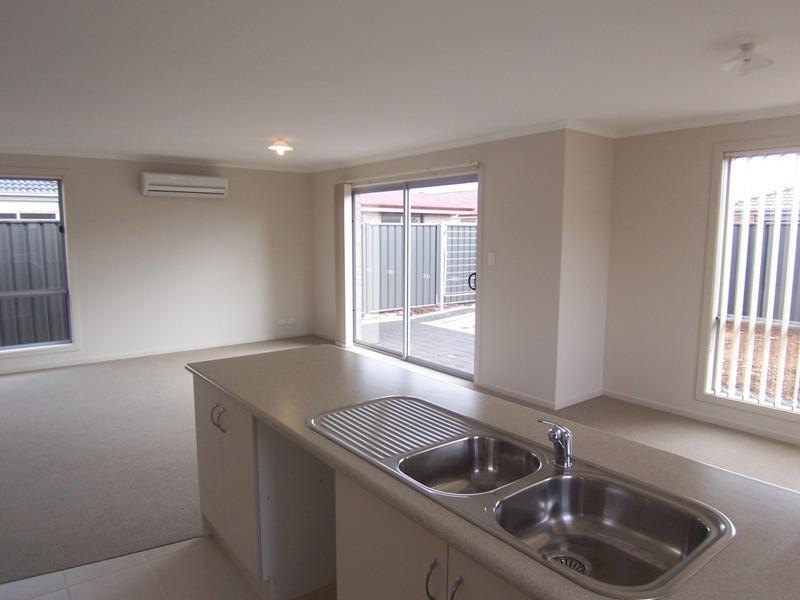 44 Wattlebird Drive, Burton SA 5110