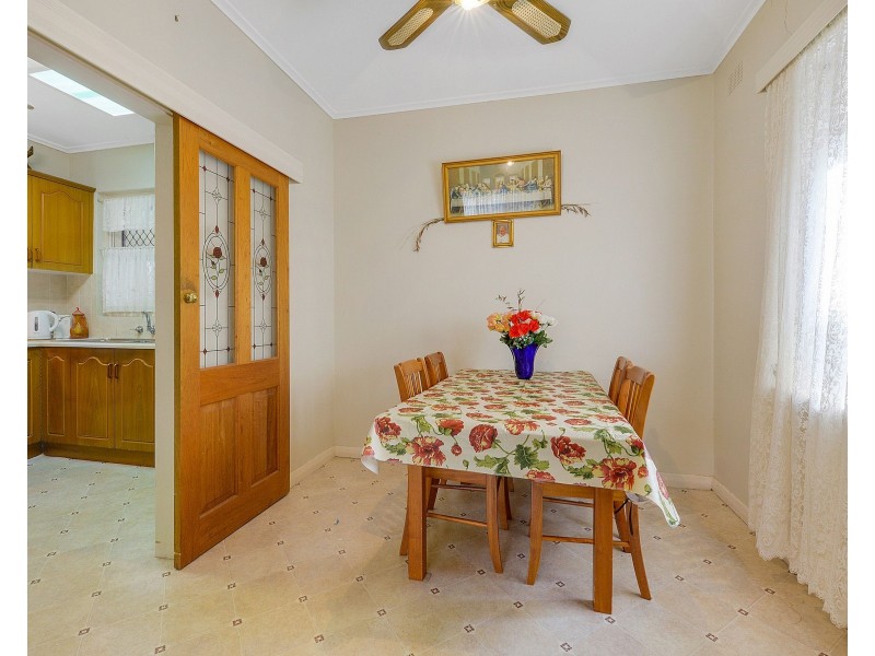 27 Hillsea Avenue, Clearview SA 5085