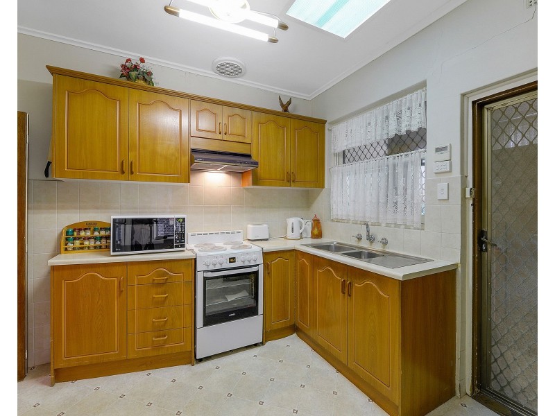 27 Hillsea Avenue, Clearview SA 5085