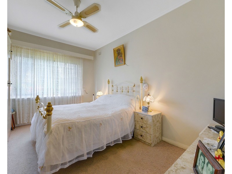 27 Hillsea Avenue, Clearview SA 5085