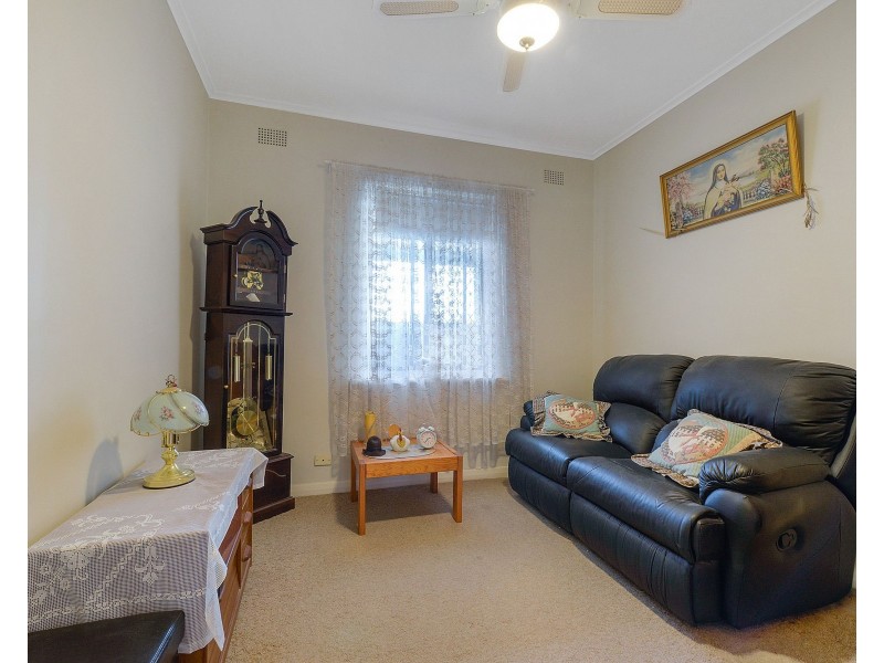 27 Hillsea Avenue, Clearview SA 5085