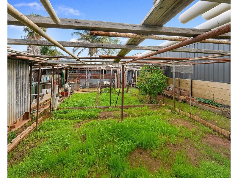 27 Hillsea Avenue, Clearview SA 5085