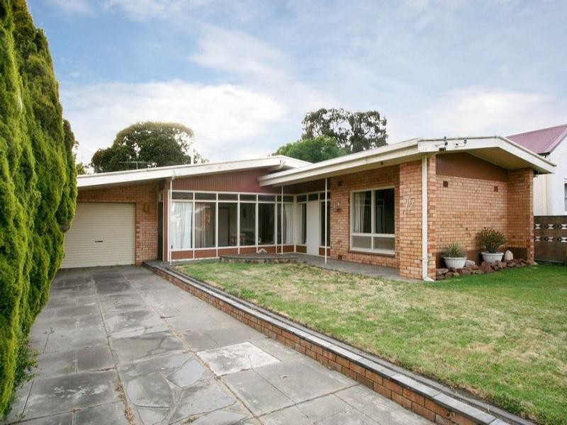 15 Cheviot Avenue, Lower Mitcham SA 5062