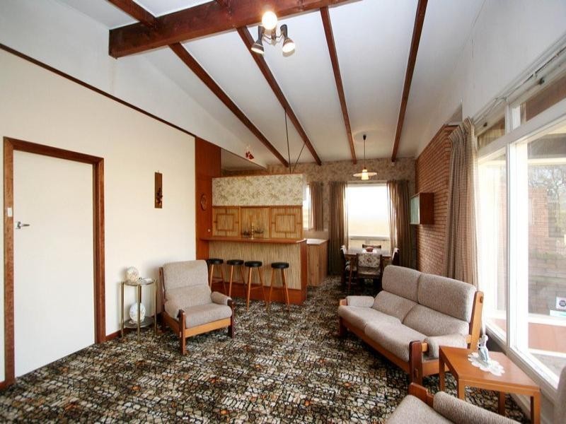 15 Cheviot Avenue, Lower Mitcham SA 5062