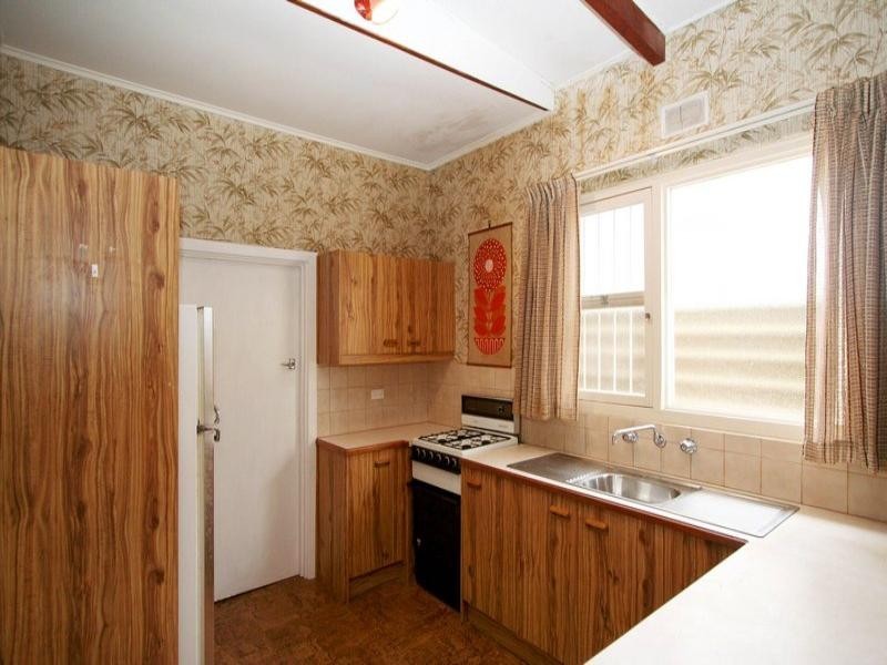 15 Cheviot Avenue, Lower Mitcham SA 5062