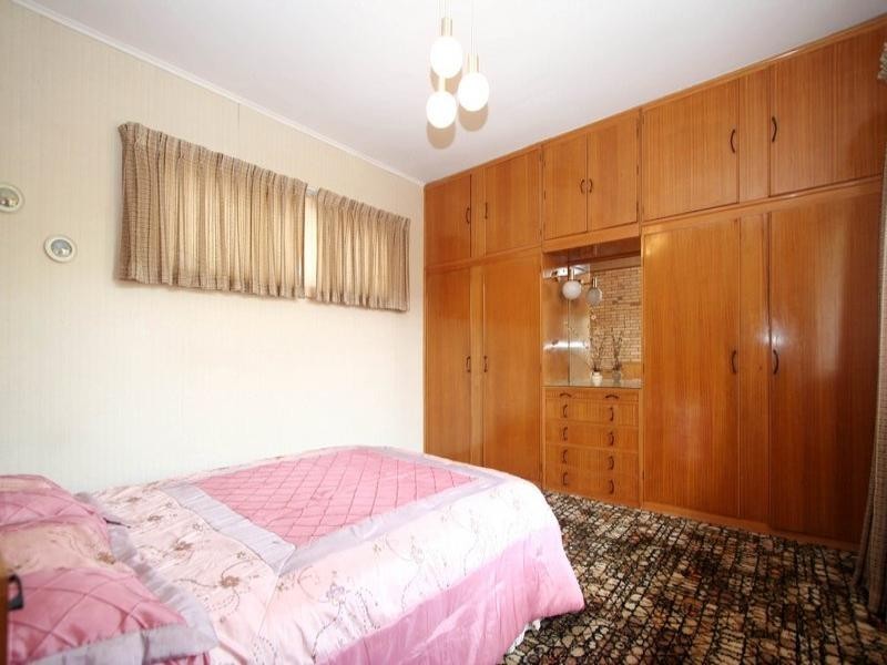 15 Cheviot Avenue, Lower Mitcham SA 5062