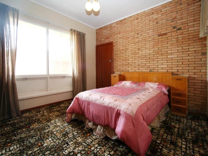 15 Cheviot Avenue, Lower Mitcham SA 5062