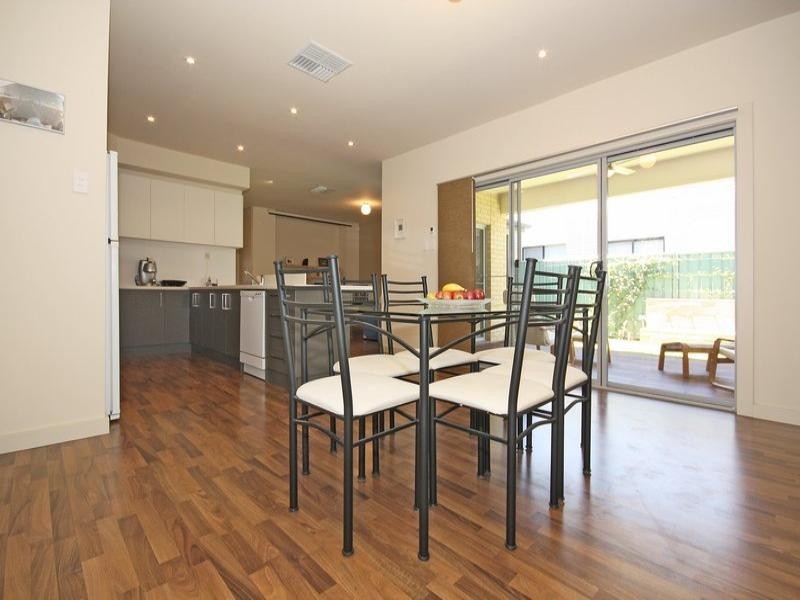 8 Mossman Street, Mawson Lakes SA 5095