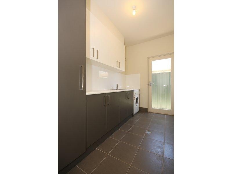 8 Mossman Street, Mawson Lakes SA 5095