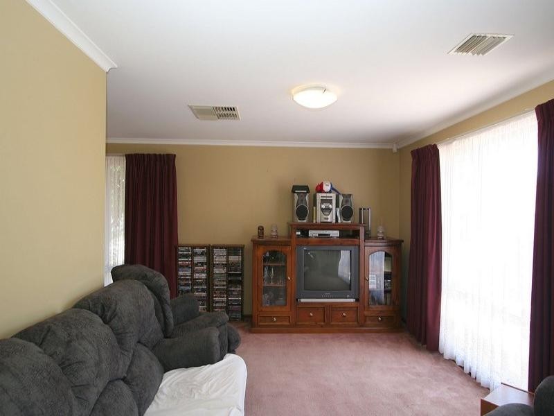 7 Hobart Court, Salisbury Heights SA 5109