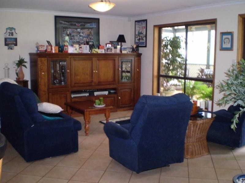 4 Leawarra Avenue, Seaford SA 5169