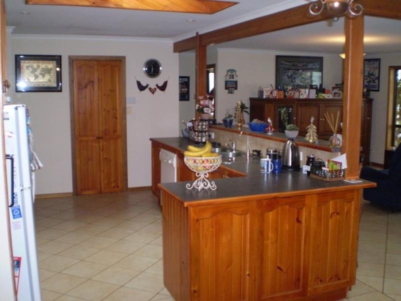 4 Leawarra Avenue, Seaford SA 5169