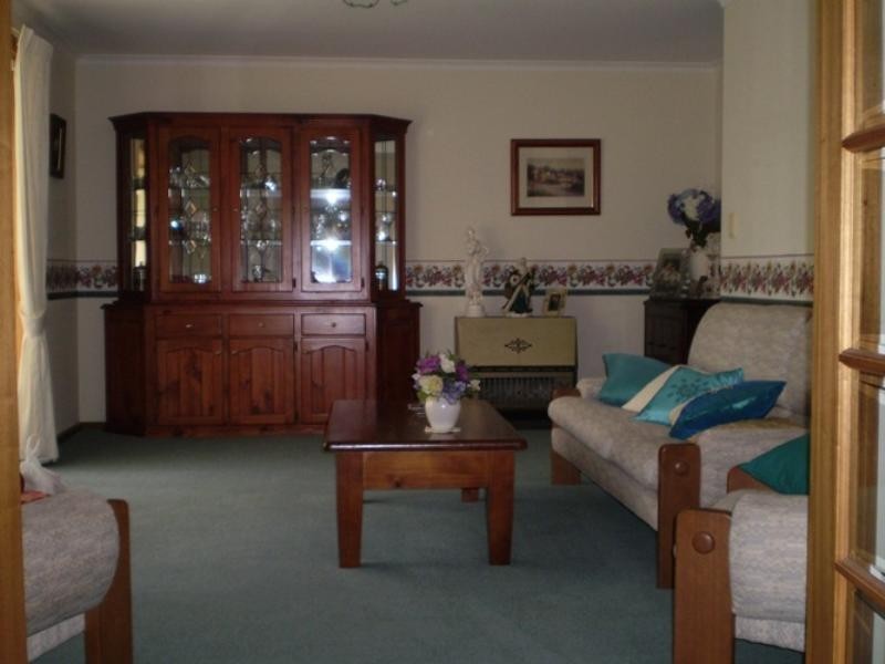 4 Leawarra Avenue, Seaford SA 5169