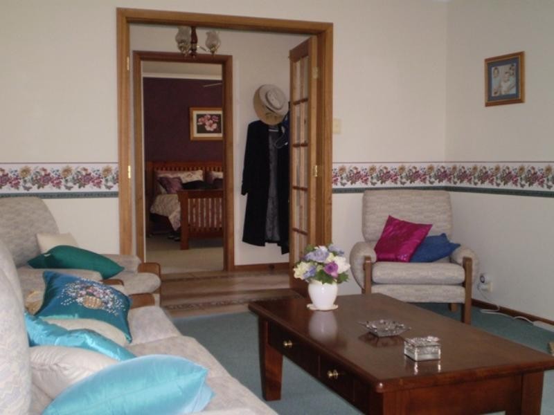 4 Leawarra Avenue, Seaford SA 5169