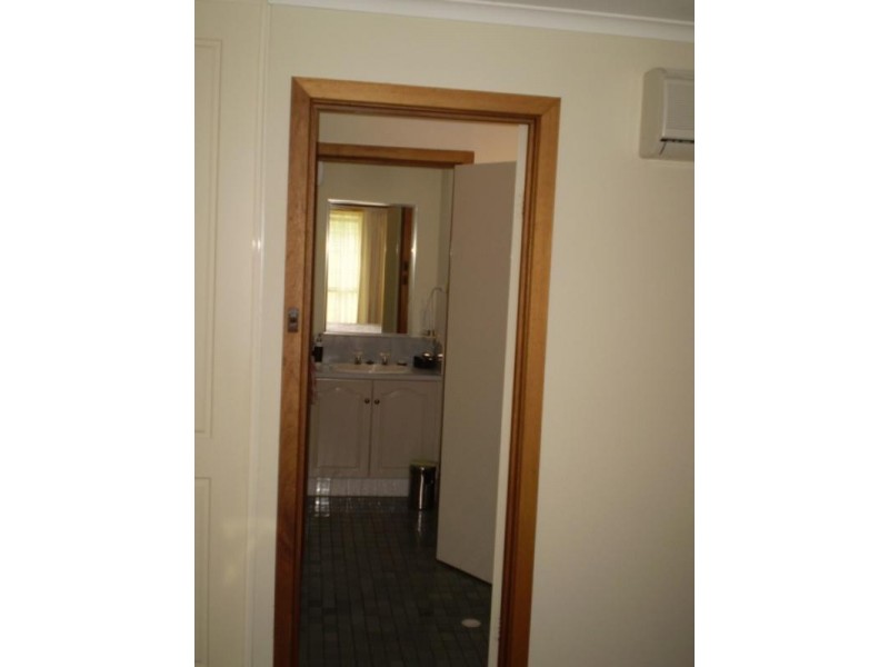 4 Leawarra Avenue, Seaford SA 5169