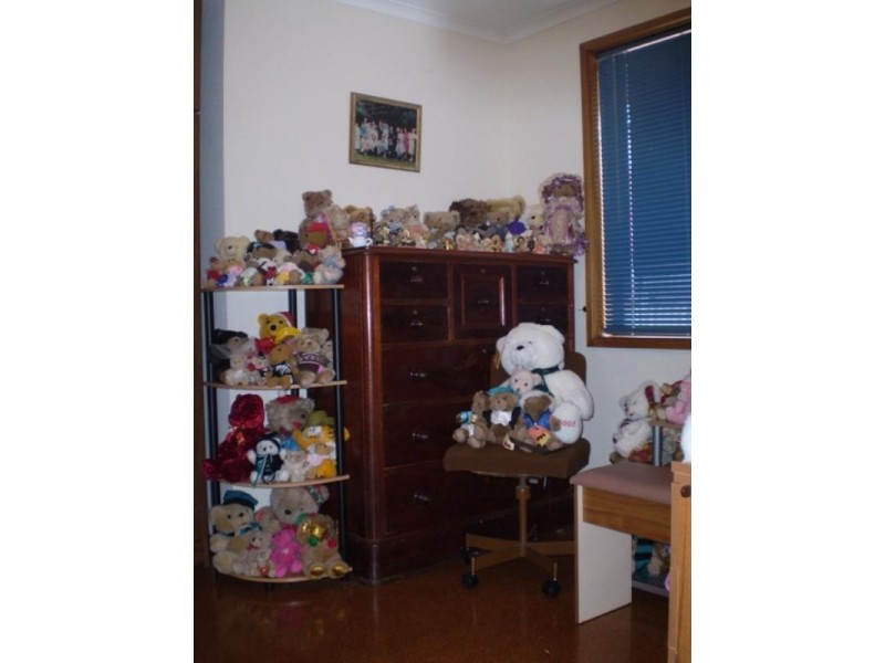 4 Leawarra Avenue, Seaford SA 5169