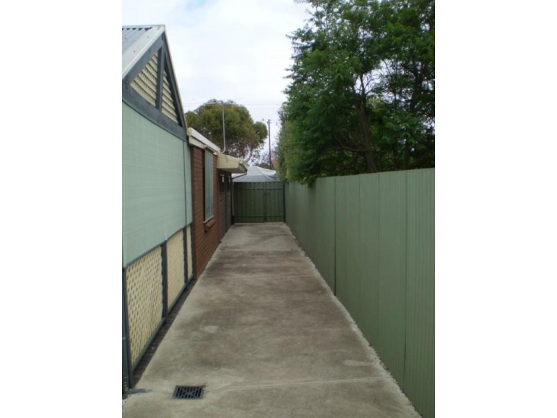 4 Leawarra Avenue, Seaford SA 5169