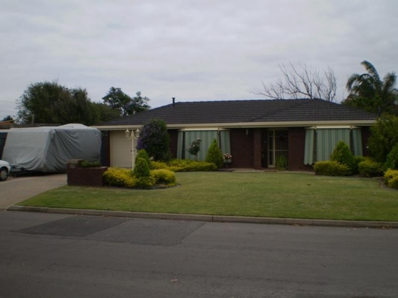 4 Leawarra Avenue, Seaford SA 5169