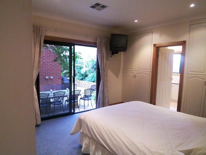 8 Dovecote Street, Oakden SA 5086