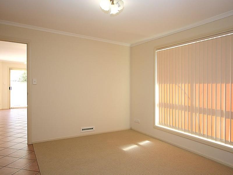 21 Saltram Parade, Oakden SA 5086