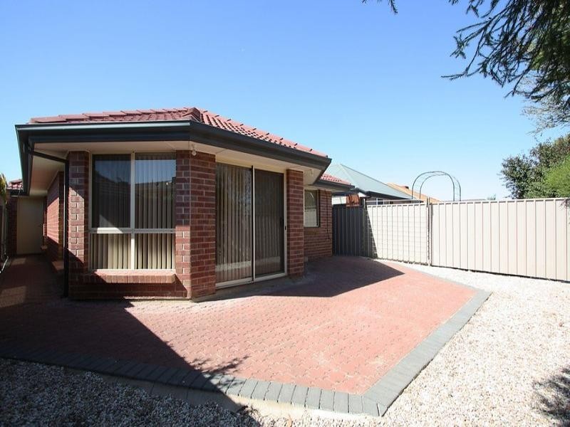 21 Saltram Parade, Oakden SA 5086