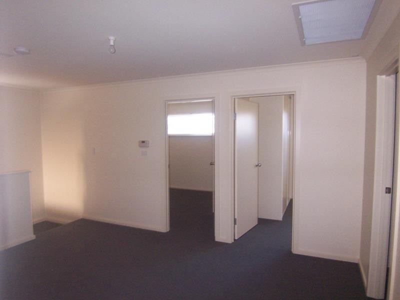 4 Cathedral Circuit, Mawson Lakes SA 5095