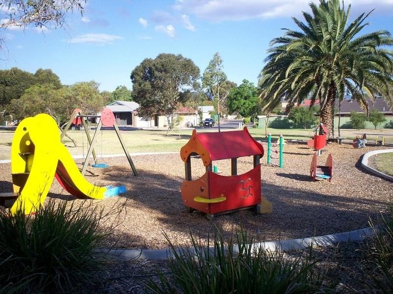 21 Grenville Avenue, Hillcrest SA 5086