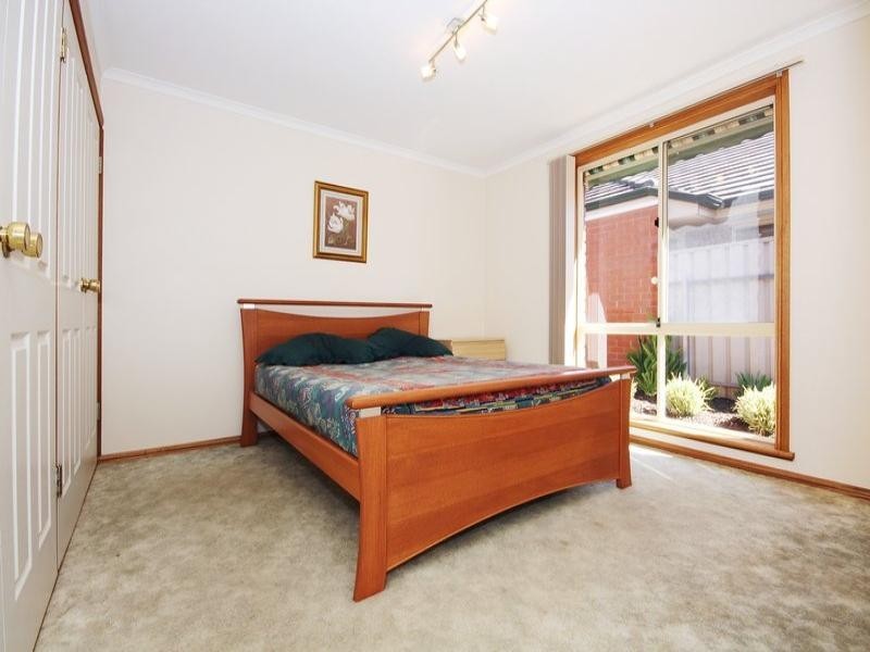 4 Lord Howe Avenue, Oakden SA 5086