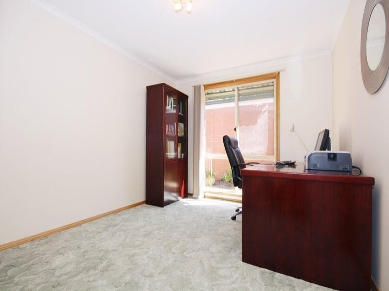 4 Lord Howe Avenue, Oakden SA 5086
