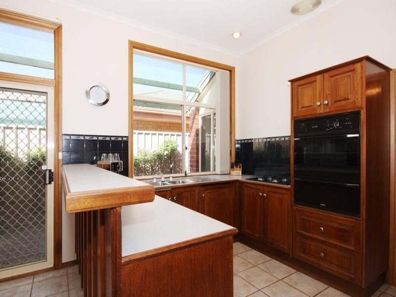 4 Lord Howe Avenue, Oakden SA 5086
