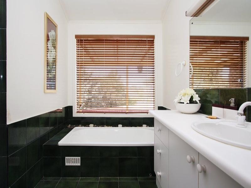 128 Black Road, Flagstaff Hill SA 5159