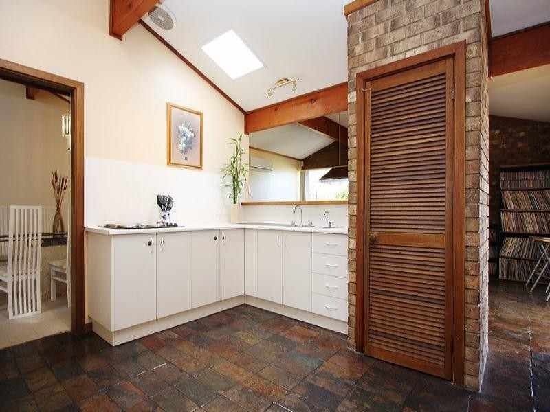 128 Black Road, Flagstaff Hill SA 5159