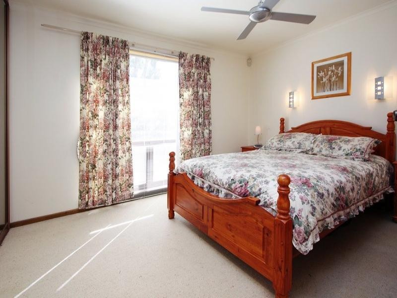 128 Black Road, Flagstaff Hill SA 5159