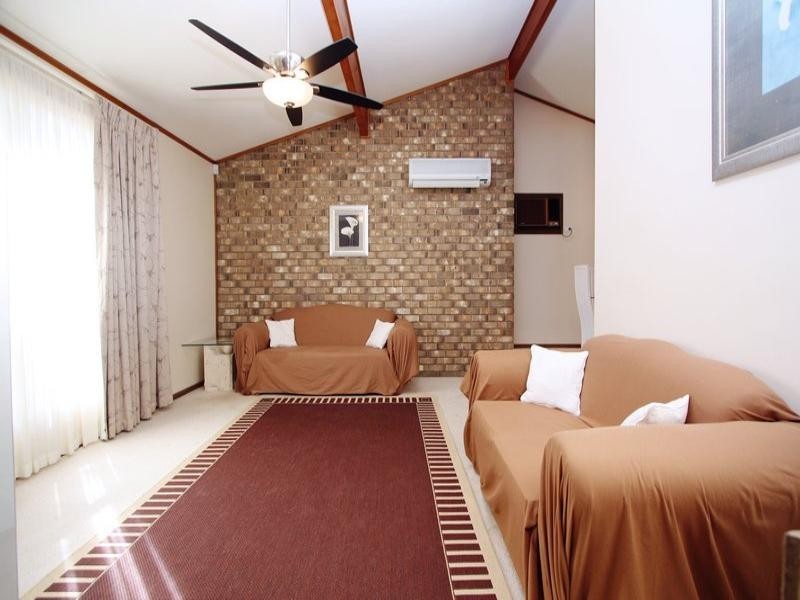 128 Black Road, Flagstaff Hill SA 5159