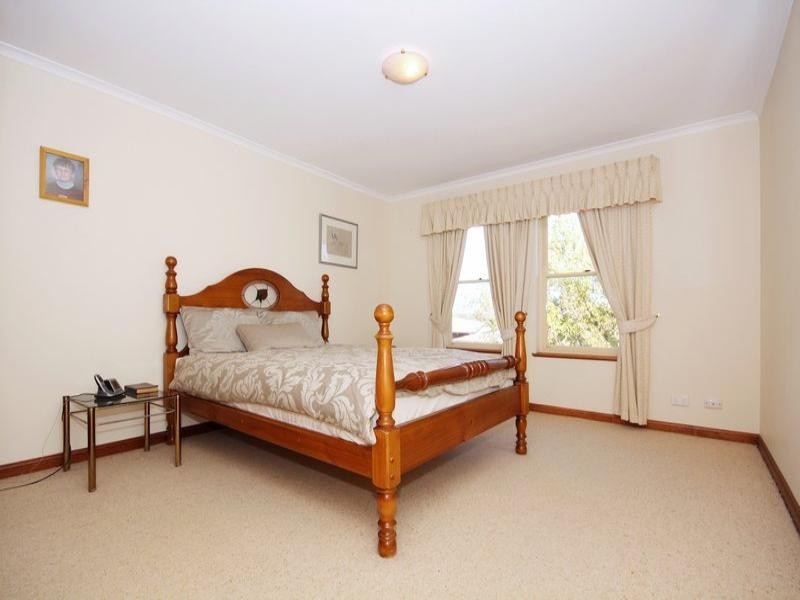 14 Lord Howe Avenue, Oakden SA 5086