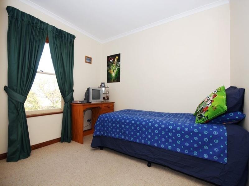 14 Lord Howe Avenue, Oakden SA 5086