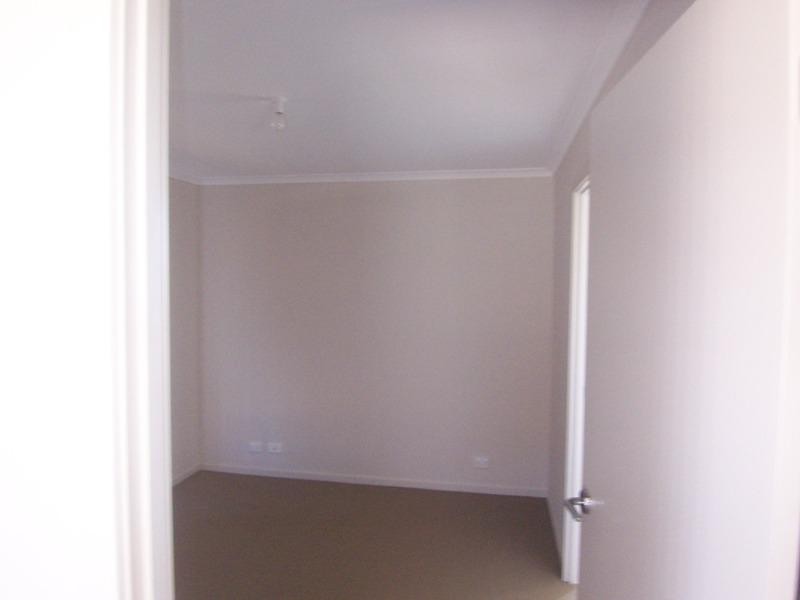 104 Lakeside Drive, Andrews Farm SA 5114