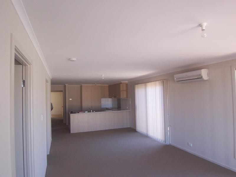 104 Lakeside Drive, Andrews Farm SA 5114